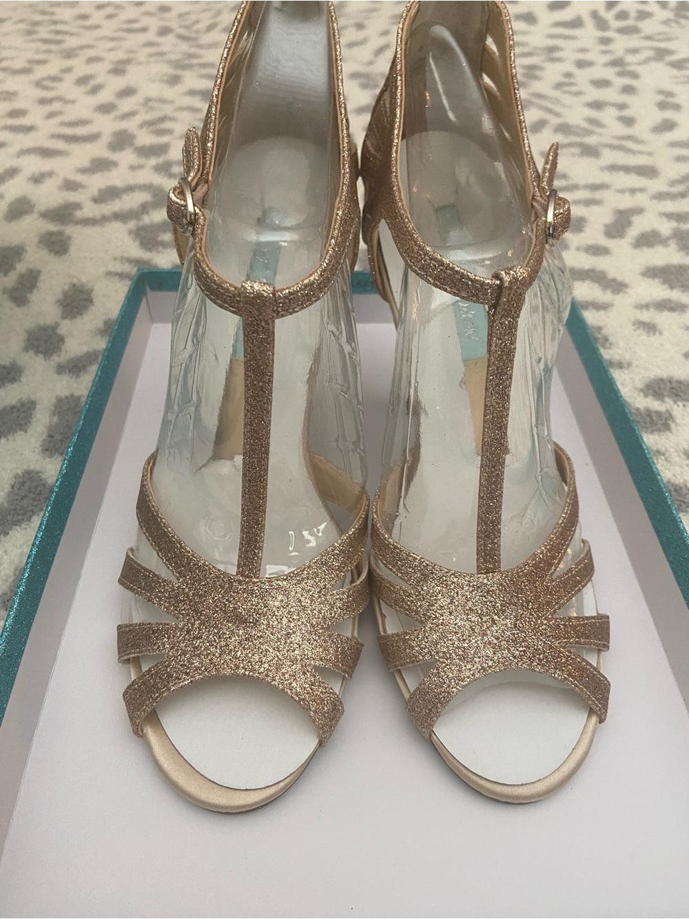 NIB BLUE BY BETSEY JOHNSON TEE GOLD GLITTER STRAPPY HEEL SIZE 6.5